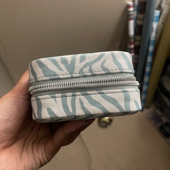 Milly Travel Jewelry Case - Picture 2 of 10